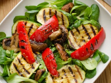 Salade met gegrilde groente