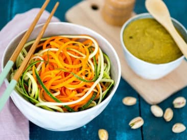 Zoodles con pesto de pistacho