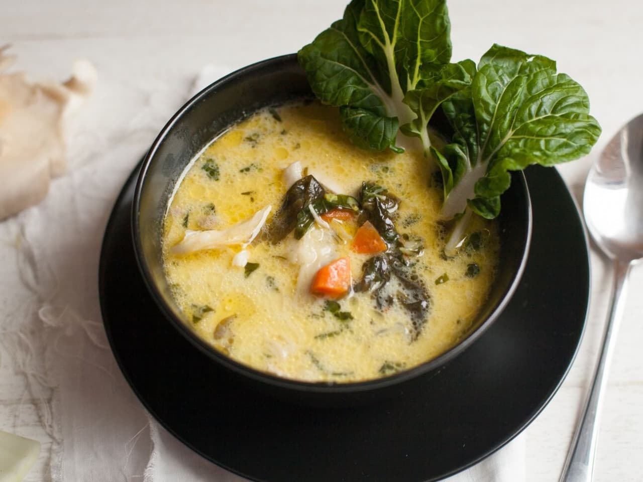 Sopa de pollo shiitake wakame