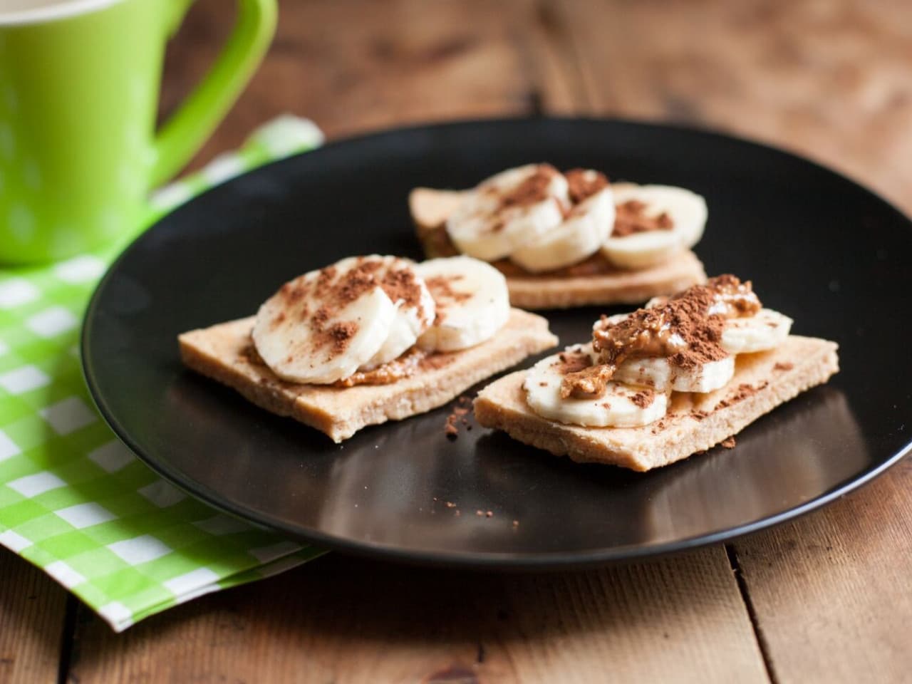 Paleo cinnamon crackers and banana