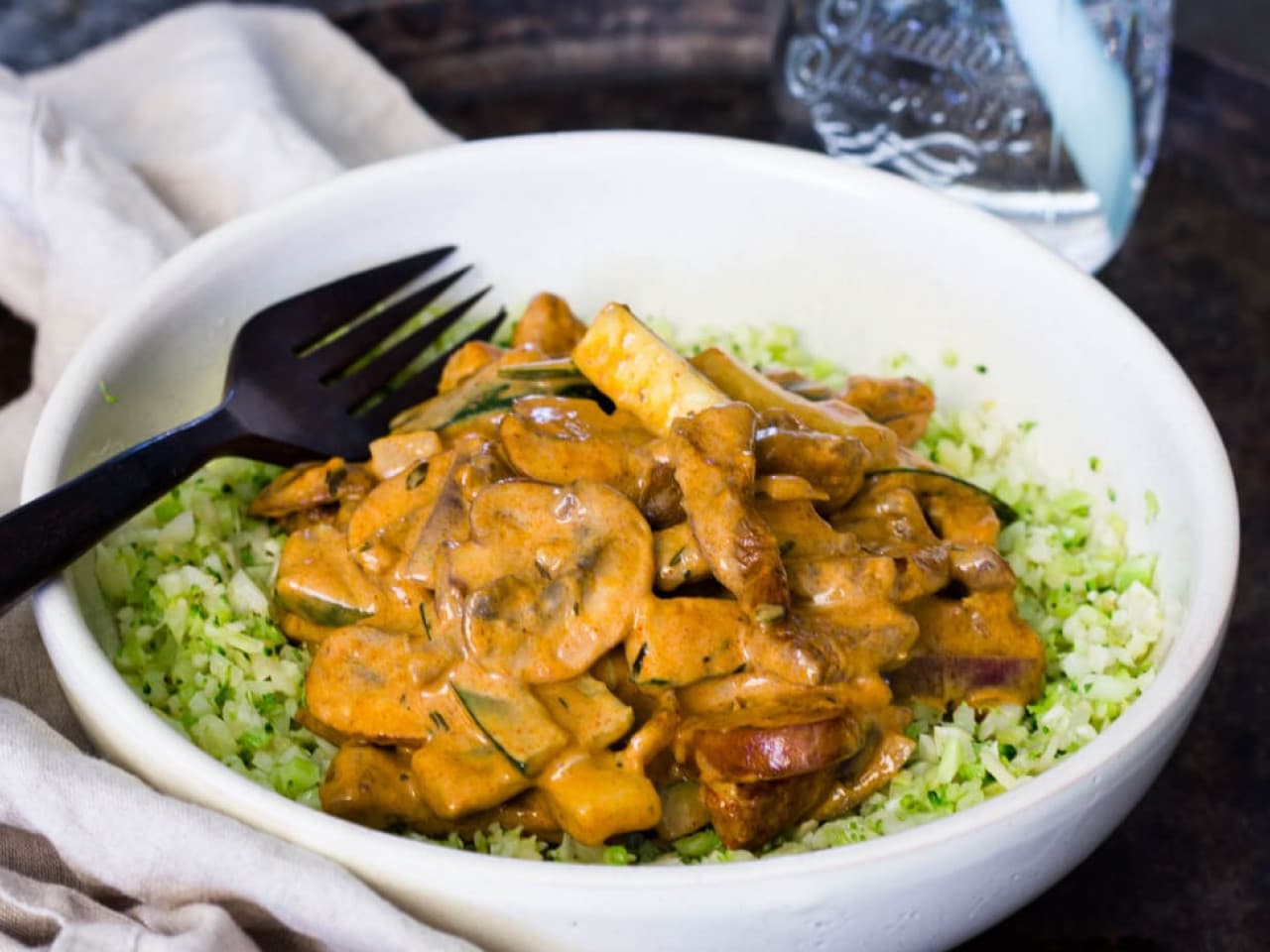 Tiras de ternera en salsa de coco y arroz de coliflor