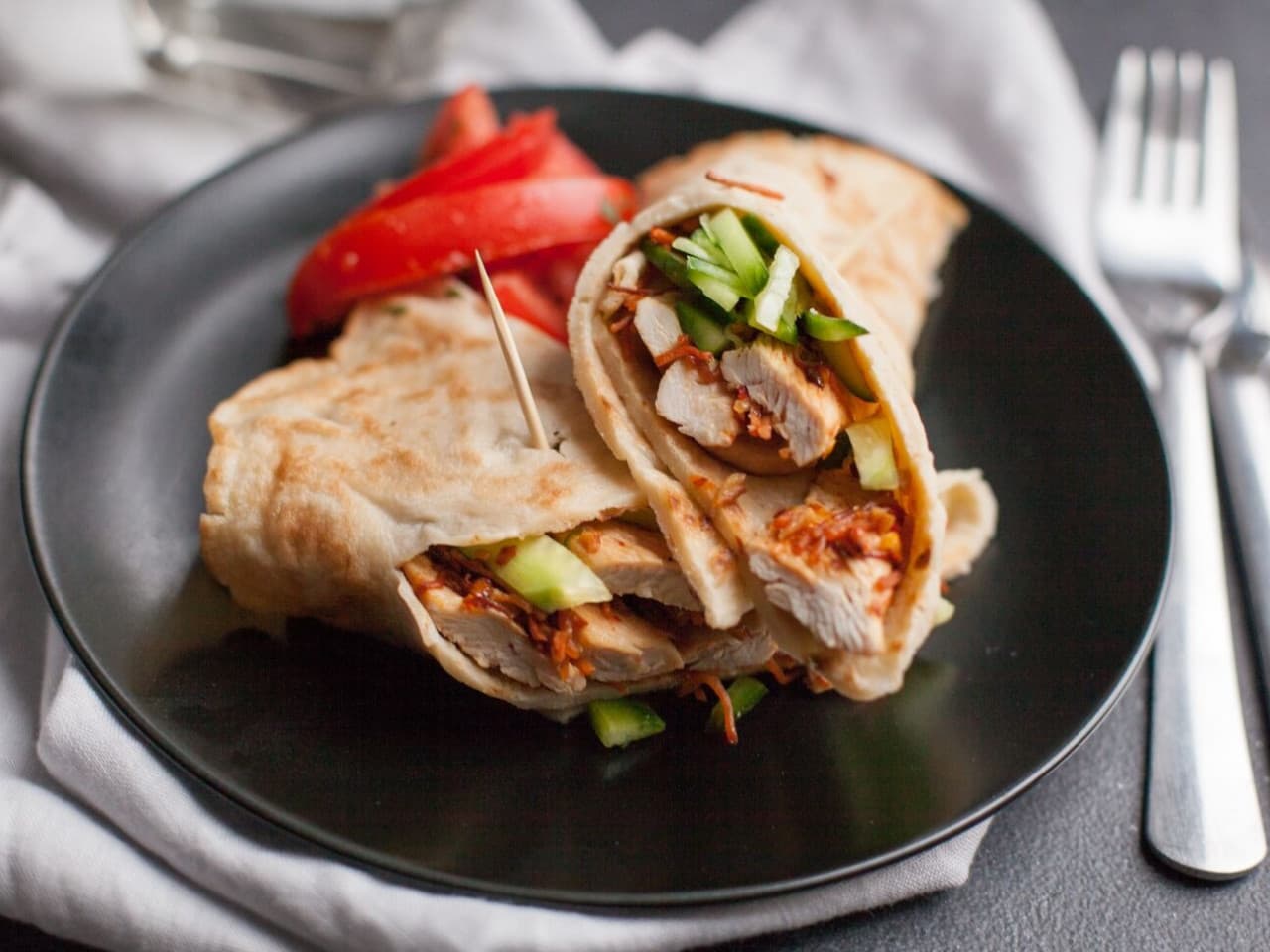 Pittige paleo wraps met kip