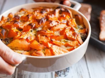 Grilled salmon with broccoli oven dish