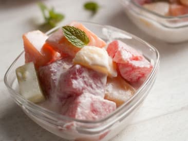 Ensalada de frutas de coco