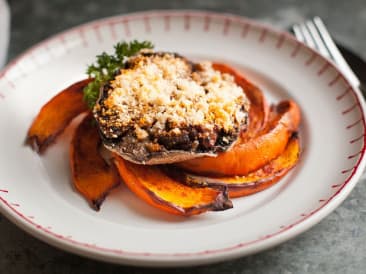 Champignons portobello farcis à la citrouille rôtie