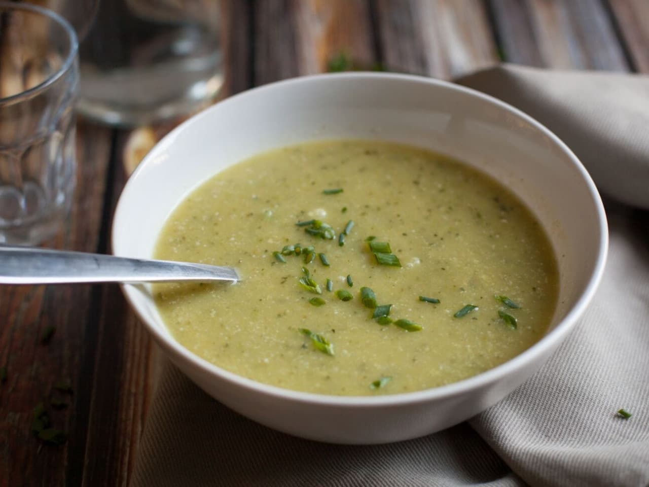 Sopa de puerro y calabacín