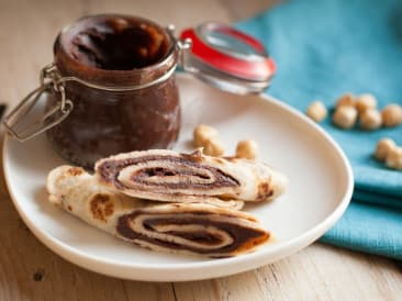 Envelopper de pâte paléo au chocolat