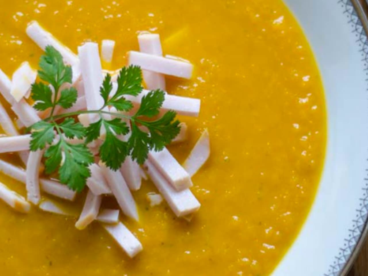 Sopa de zanahoria y cilantro