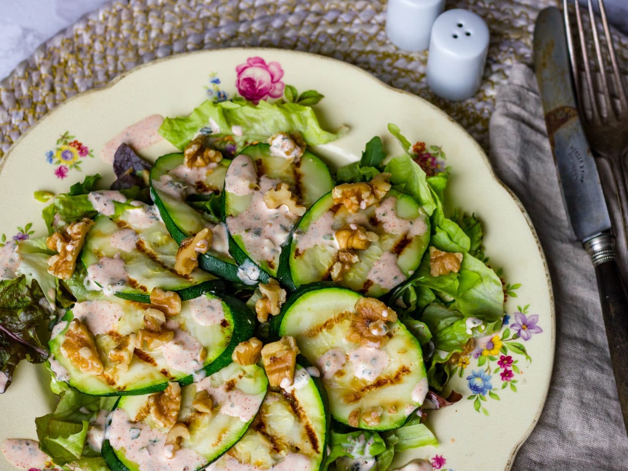Calabacín a la plancha con nueces