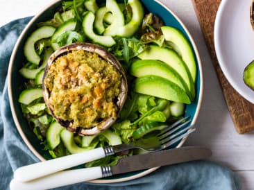 Champignons portobello au saumon avec salade