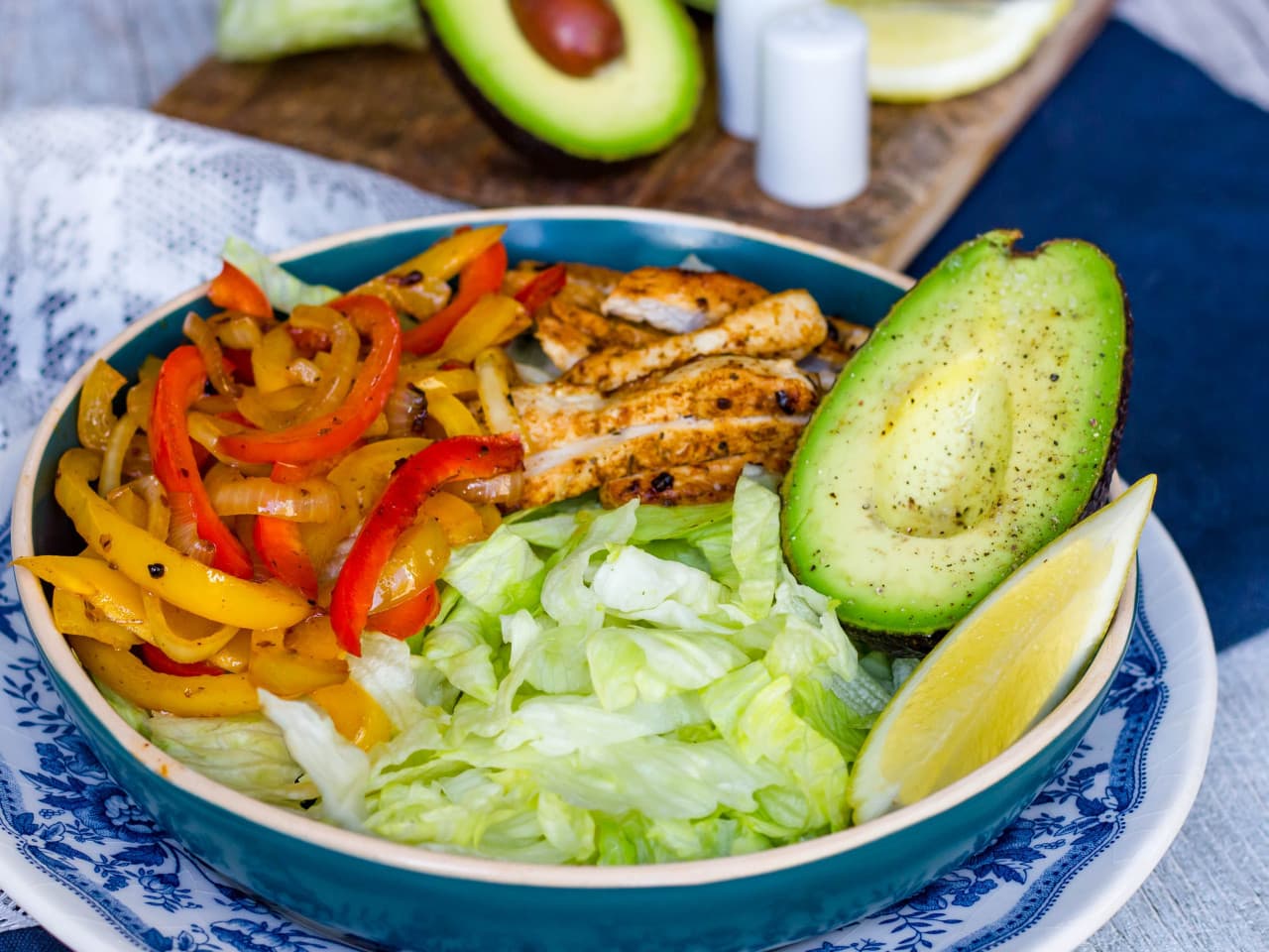 Fajita salad with turkey