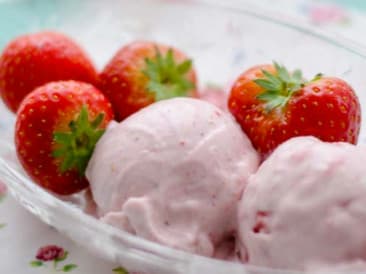 Glace rapide aux fraises