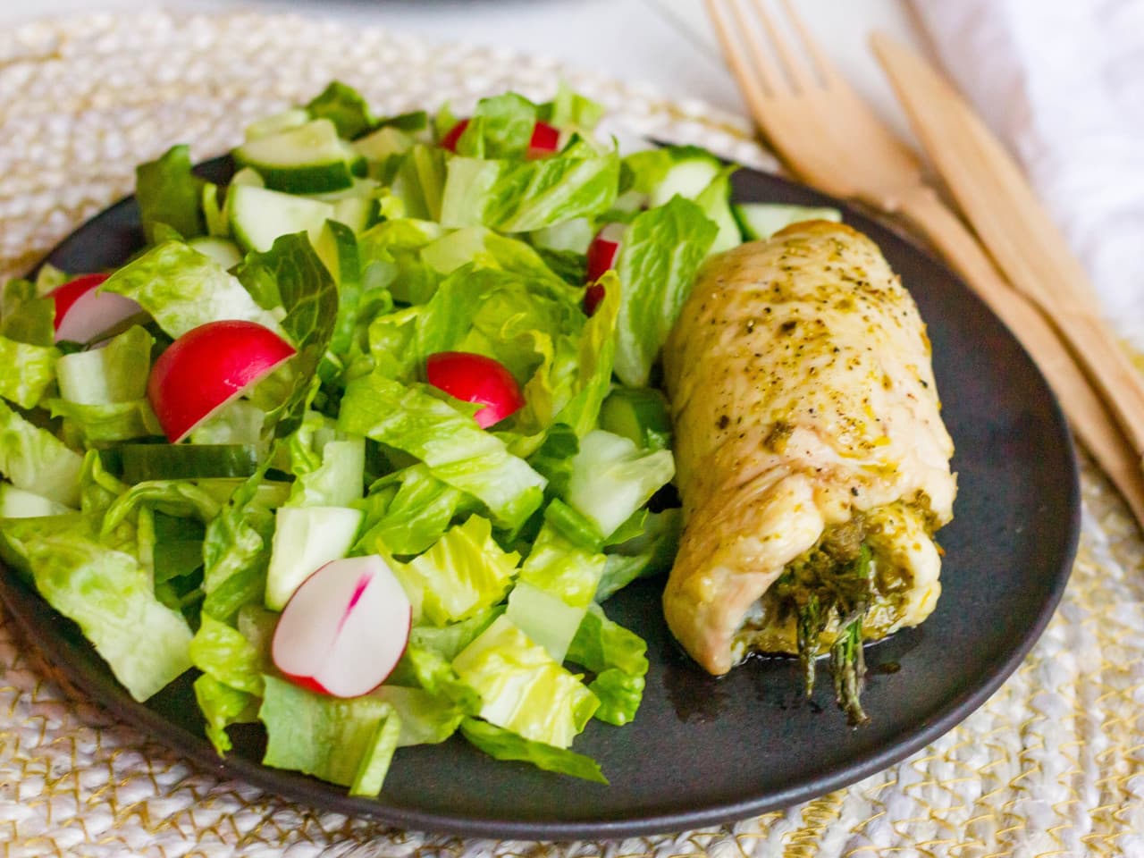 Gevulde kip met frisse salade
