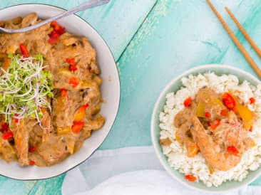 Shrimps in Thai coconut sauce