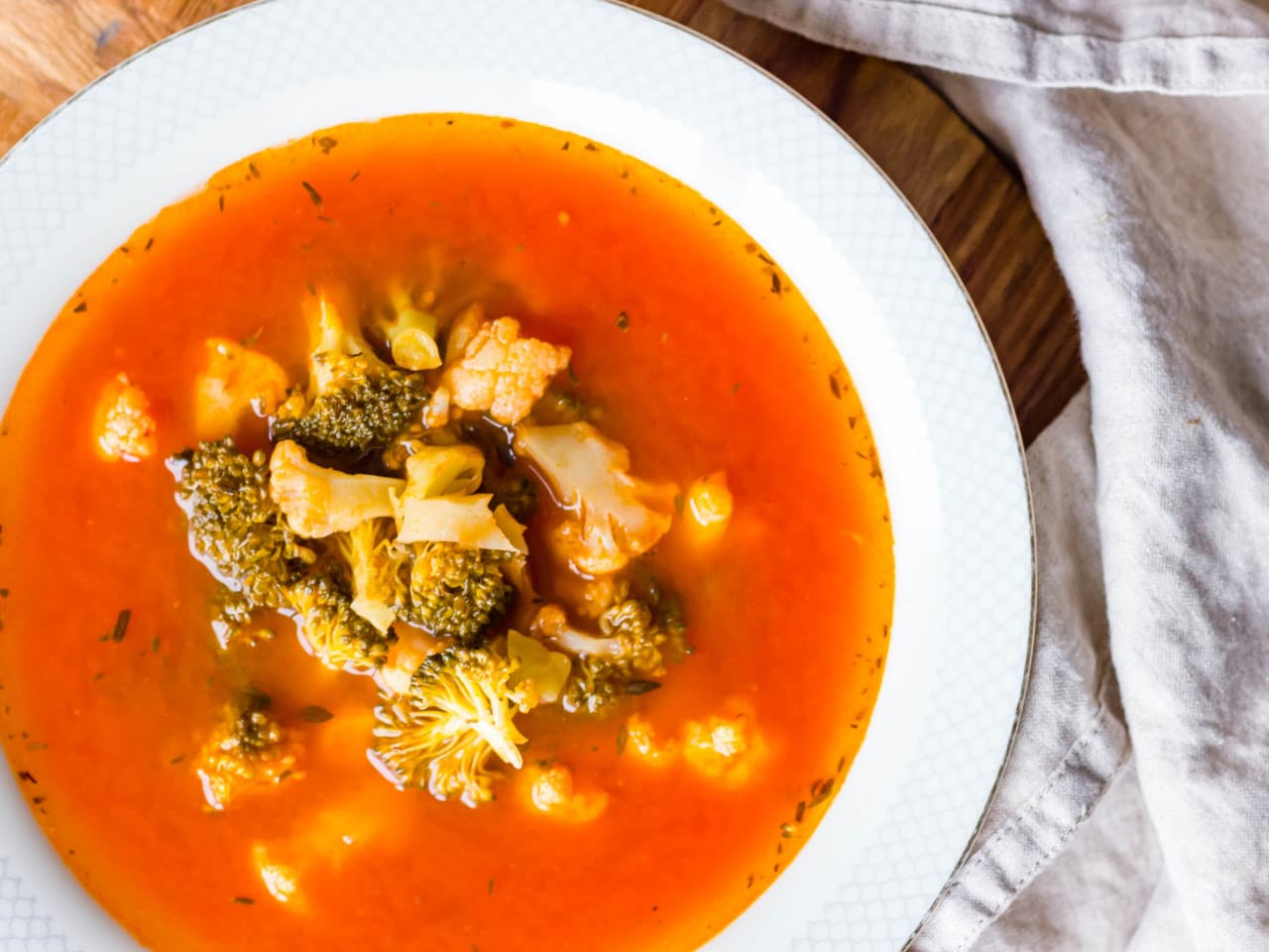 Blumenkohlbrokkolisuppe mit Huhn