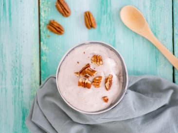 Crème glacée aux pacanes et aux bananes caramélisées