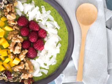 Paleolicious smoothie bowl