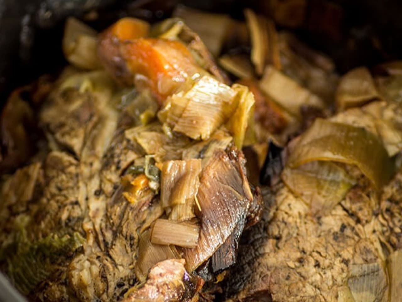 Blade-Steak-Rindfleisch mit Rosmarin-Preiselbeer-Sauce