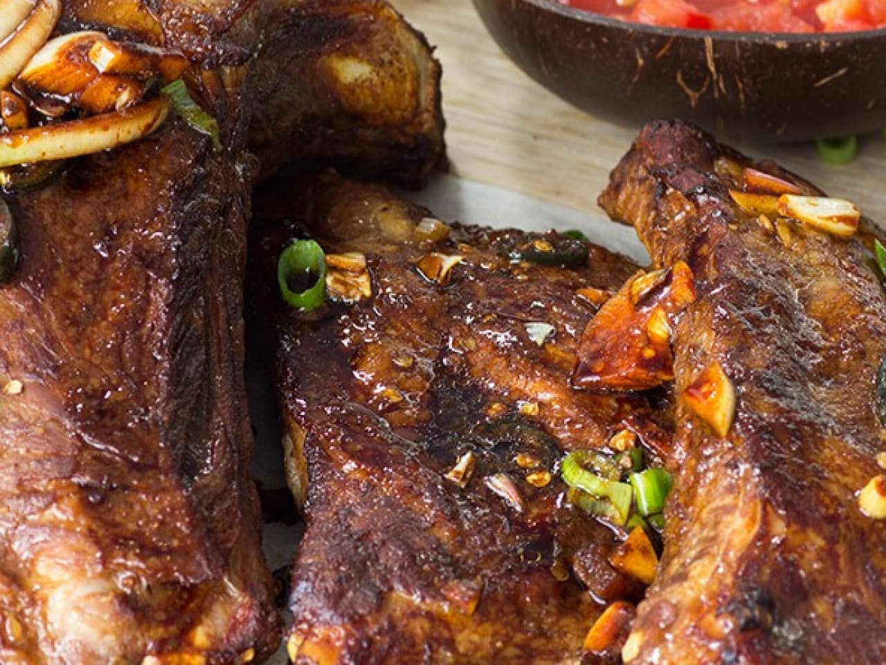Costillas picantes con calabaza asada