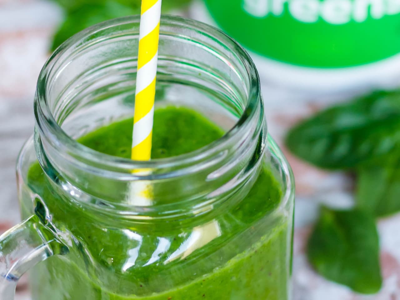 Spinat-Smoothie mit Kiwi (Grün)