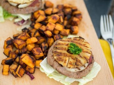 Hawaii burgers with sweet potato