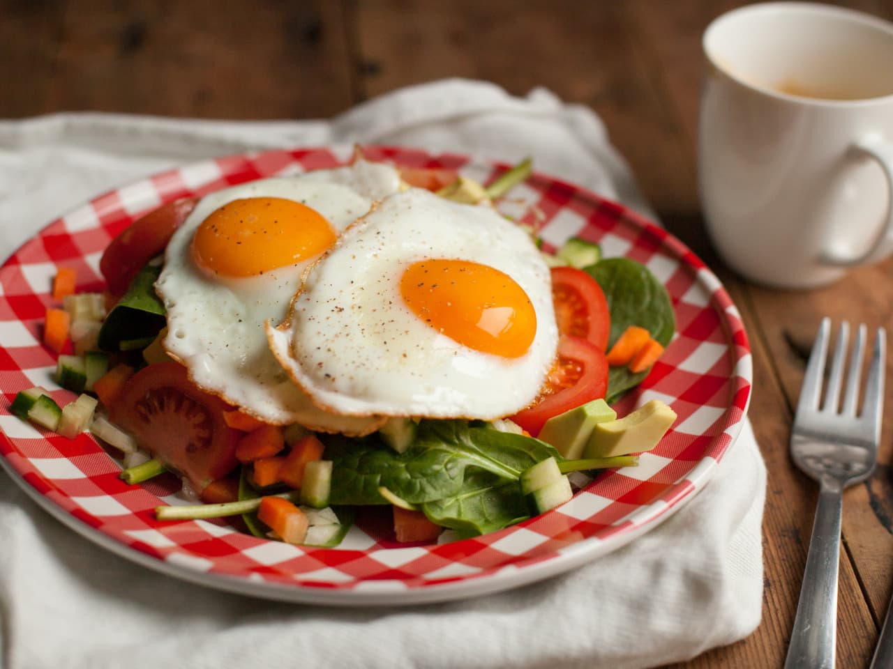 Paleo ontbijt salade met ei