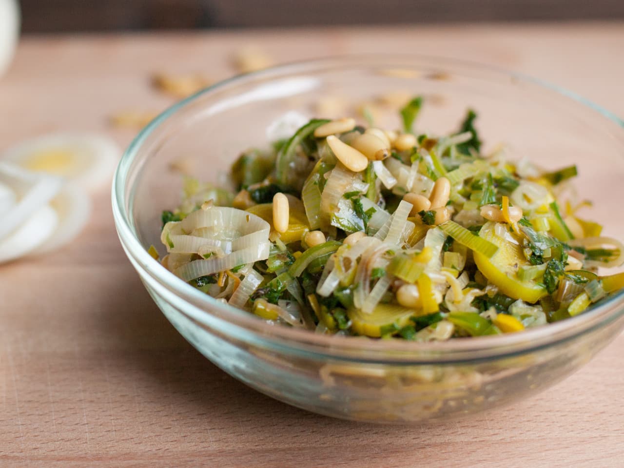 Braised leek with pine nuts