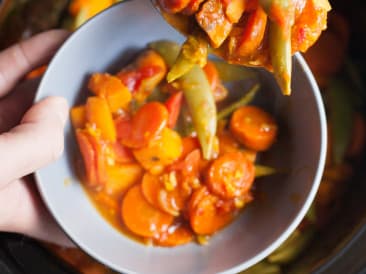 Curry vegetariano de la olla de barro