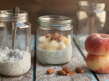 Budín de chía con durazno silvestre