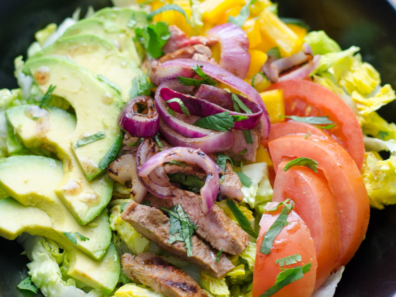 Ensalada mexicana con carne de res