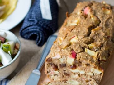 Pan de pasas con manzana