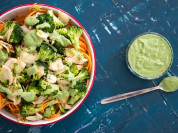 Fideos de camote con brócoli