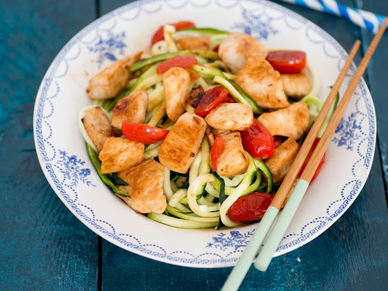 Poulet au citron et à l'ail avec zoodles