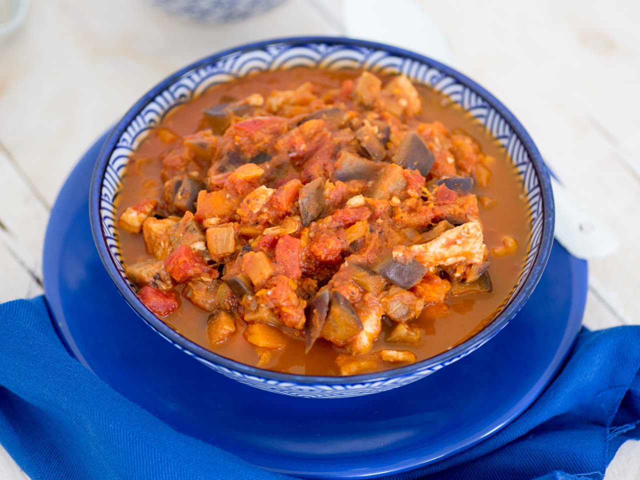 Aubergine-pompoenstoof met witvis