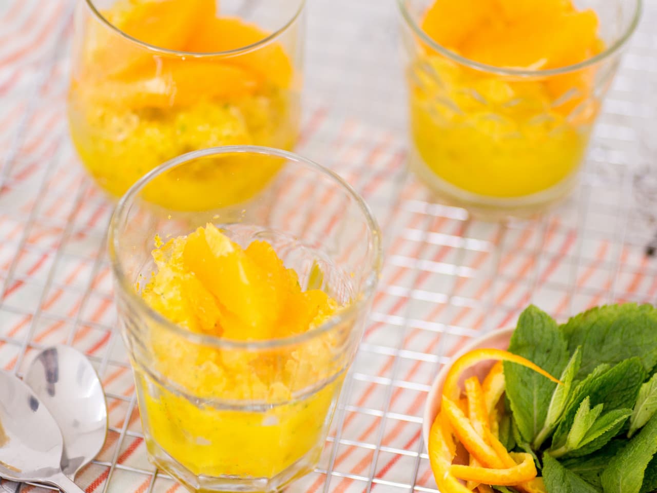 Hielo raspado con naranja