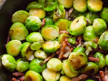 Sprouts with fried bacon