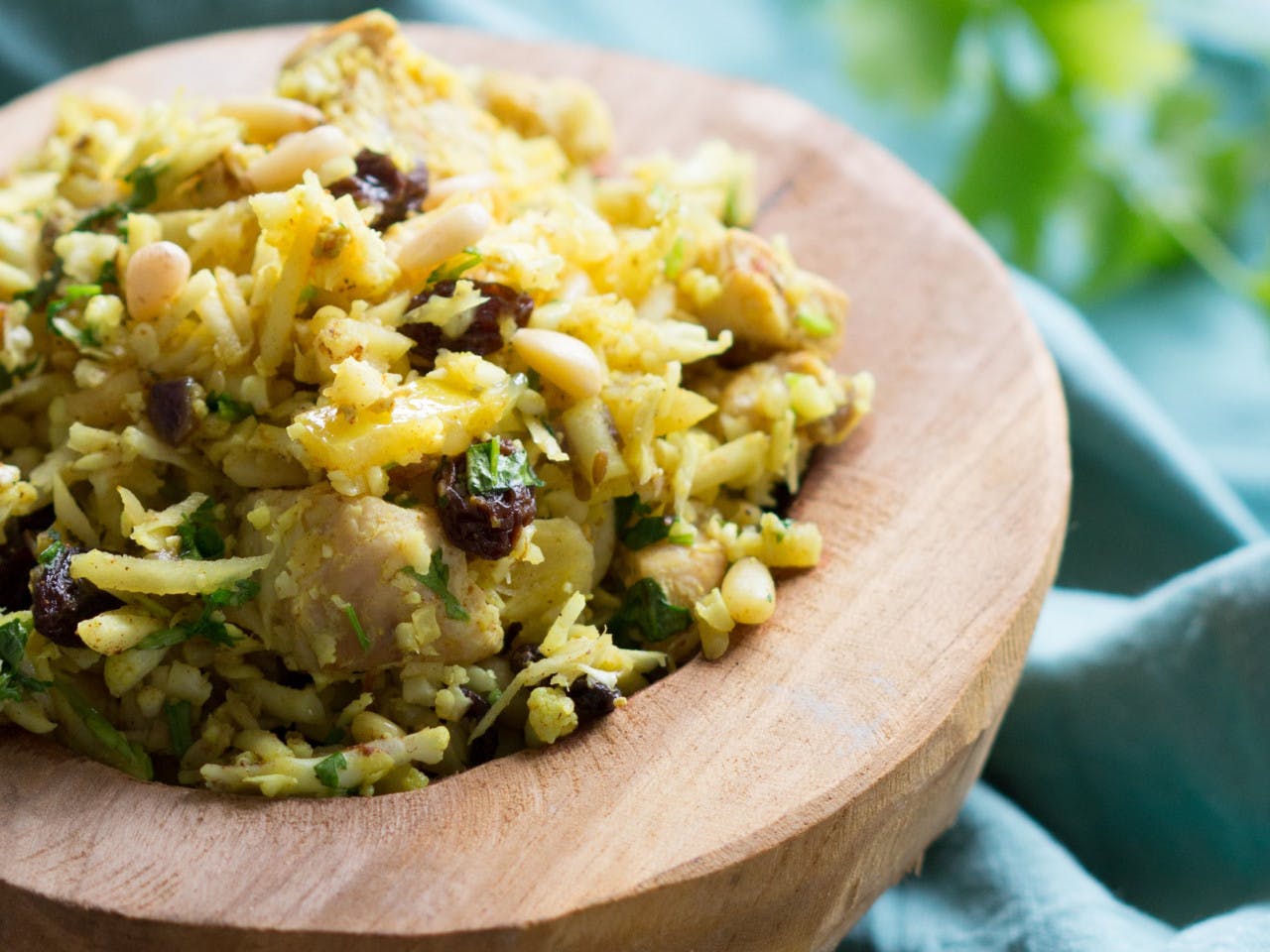 Plat de riz épicé au poulet