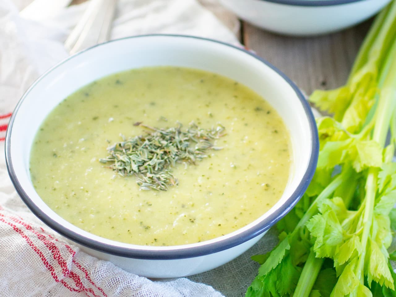 Soupe à la moutarde et aux courgettes