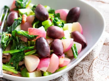 Summer salad with radish