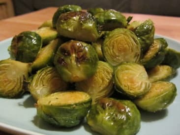 Coles de Bruselas asadas con ajo