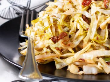 Balsamico-Spitzkohl mit Speck
