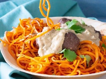 Fleischbällchen in Satay-Sauce