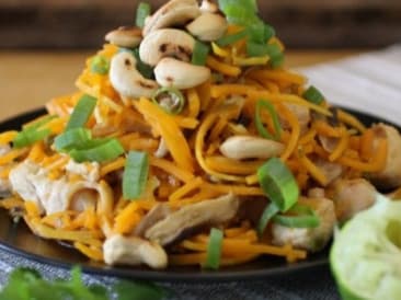 Paleo pad thai con pollo