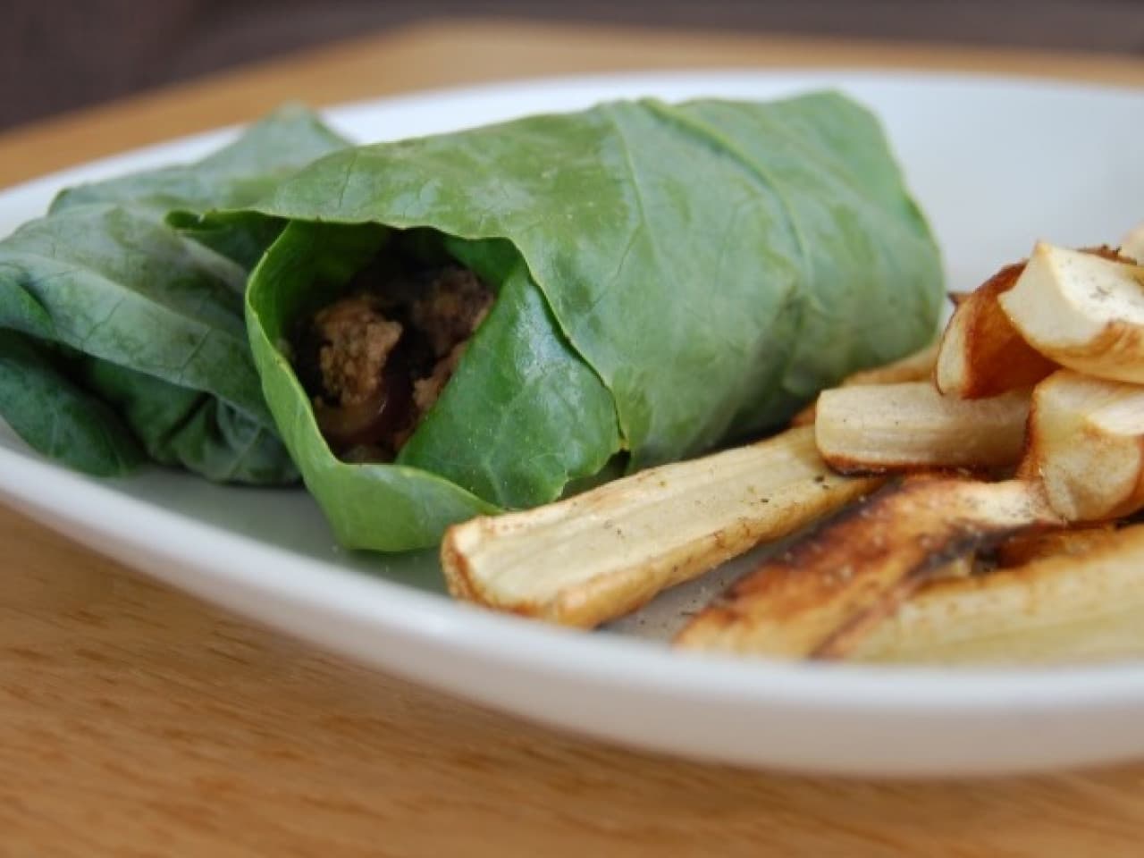 Envolturas verdes con papas fritas pastinaca