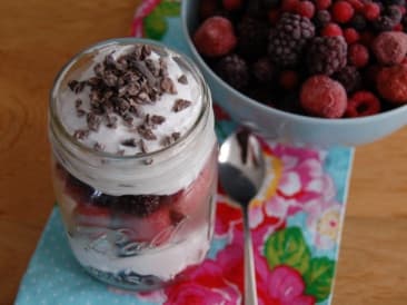 Parfait de frutas del bosque