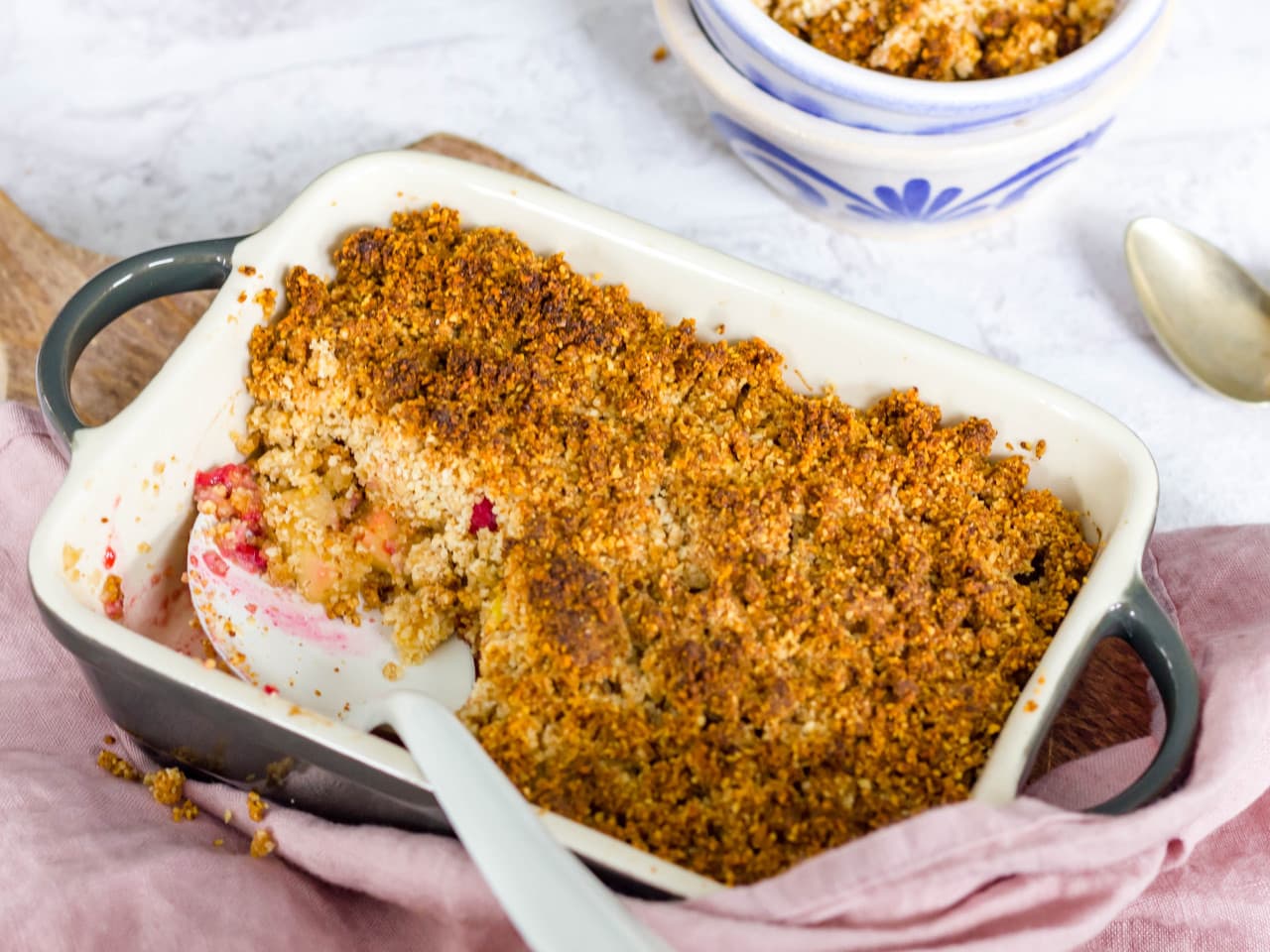 Crumble aux pommes et framboises