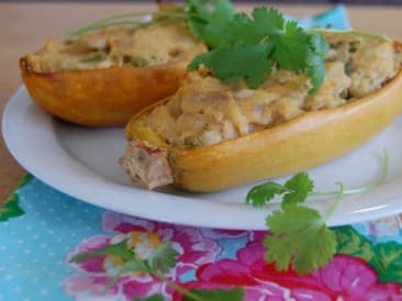 Calabaza de espagueti con pollo al curry