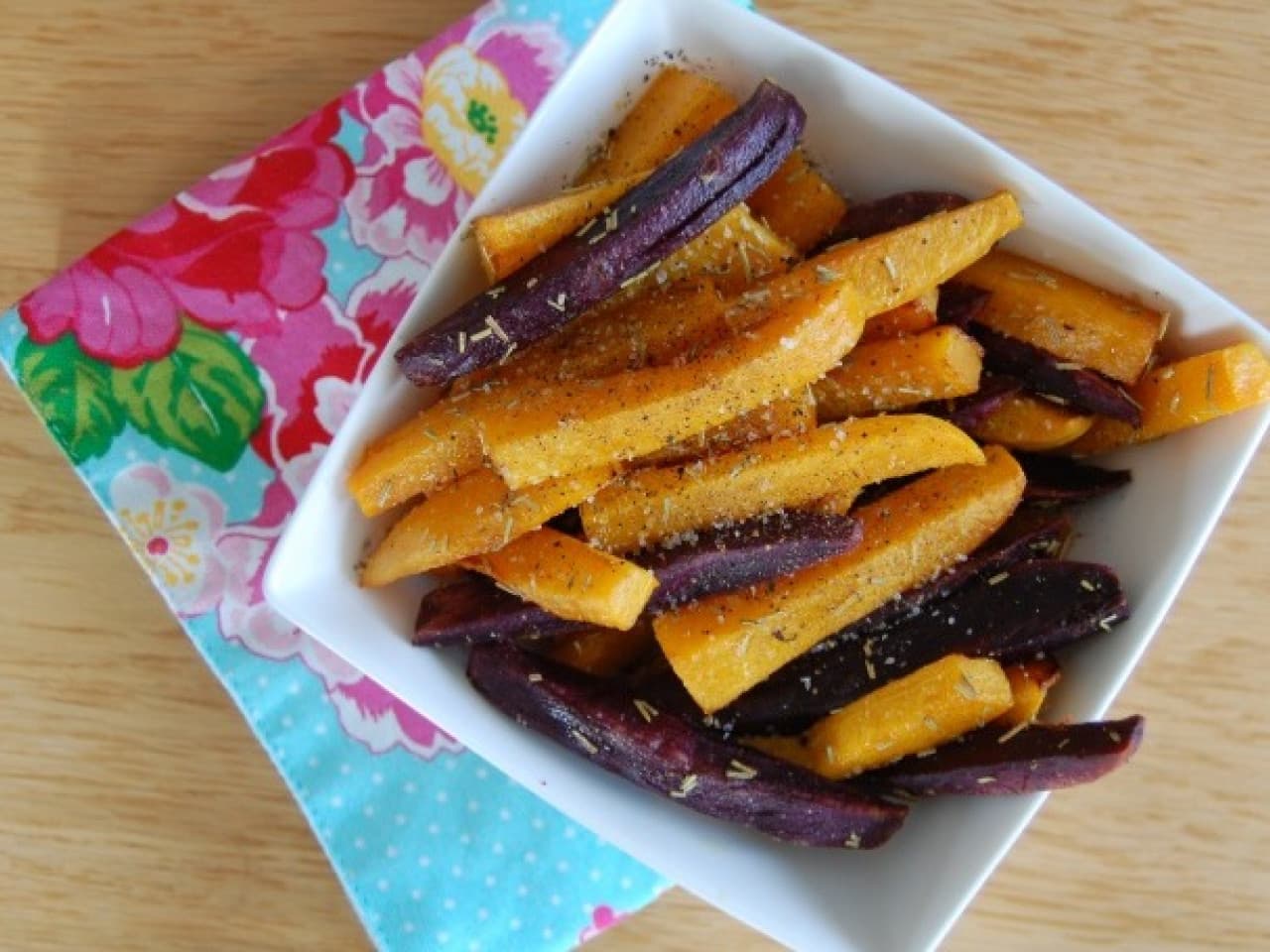 Chips de vegetales asados en ghee