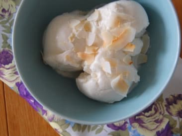 Honey lemon ice cream