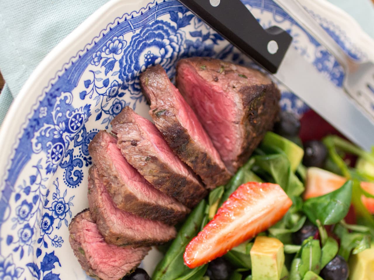 Marinated steak with ginger and garlic